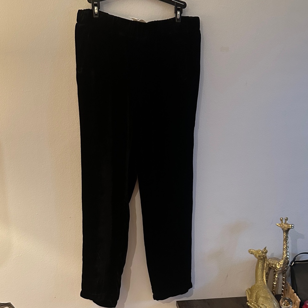 Bella Dahl Classic Black Straight Leg Pants